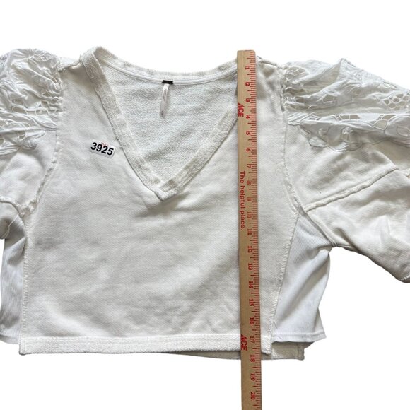 Free People Women's Alyssa Rose Cropped Top Lace V Neck Pullover SZ Medium White - Picture 6 of 9